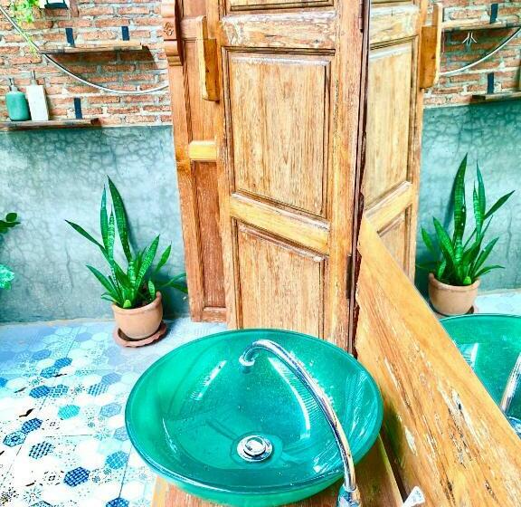 פנסיון Rang Robin Farmstay With Swimming Pool