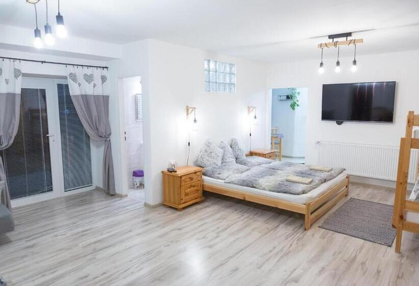 Пансион Ubytovanie Adina Poltár