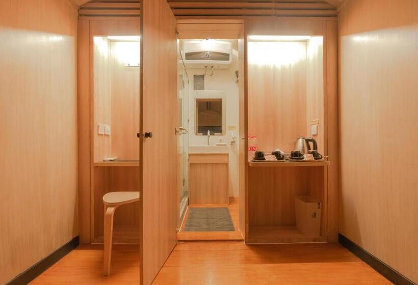 Курорт Bobocabin Gunung Mas, Puncak