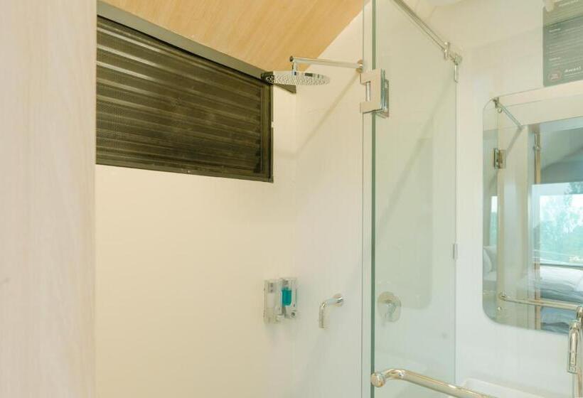 Курорт Bobocabin Gunung Mas, Puncak