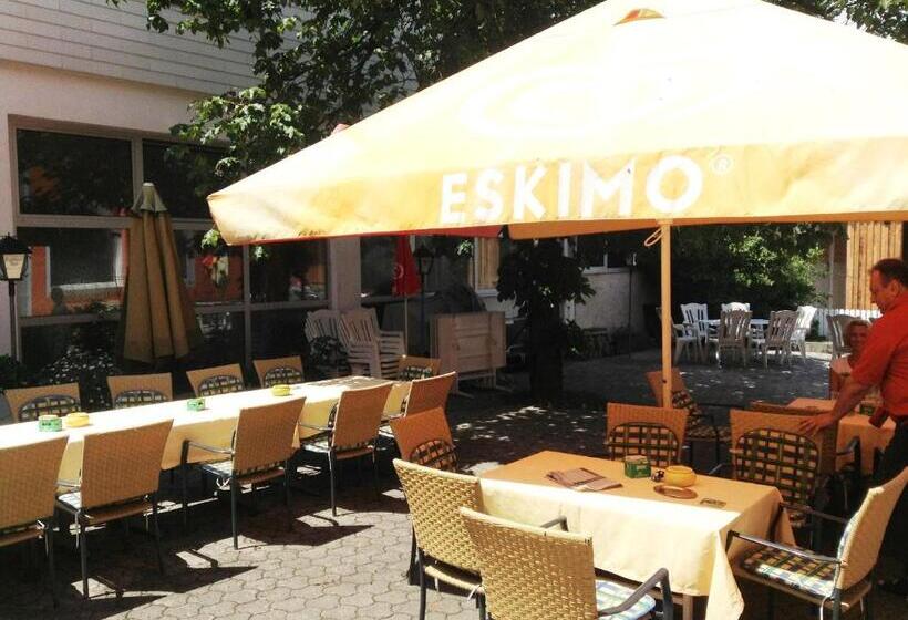 ユースホステル Frühstückspension Zur Post Reisinger Kg St Oswald