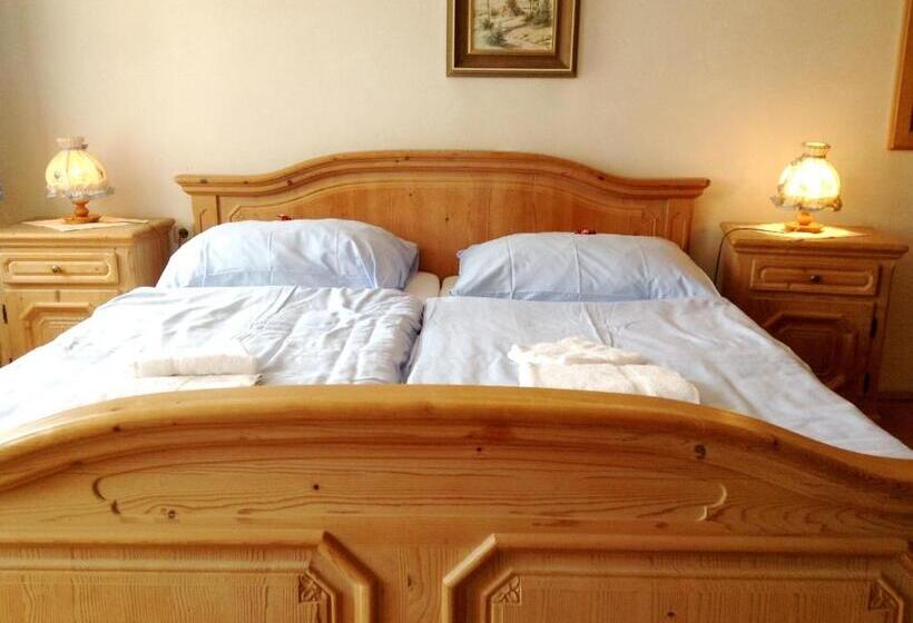 ユースホステル Frühstückspension Zur Post Reisinger Kg St Oswald