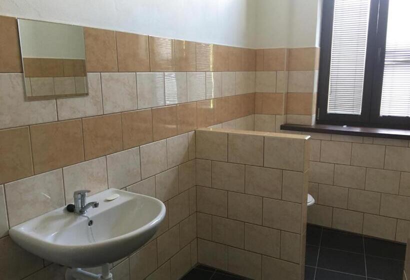 הוסטל Restaurace U Kostela