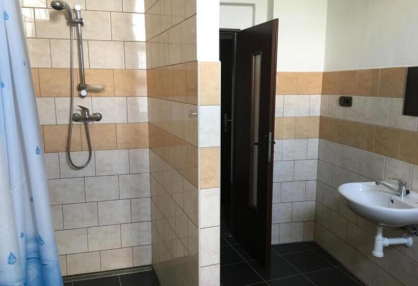 הוסטל Restaurace U Kostela