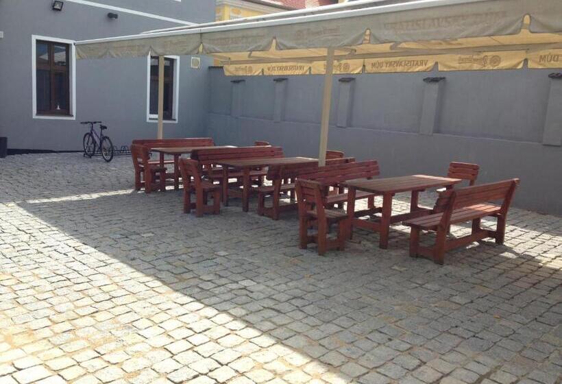 הוסטל Restaurace U Kostela