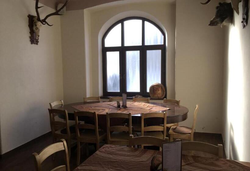 הוסטל Restaurace U Kostela