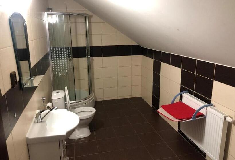 הוסטל Restaurace U Kostela