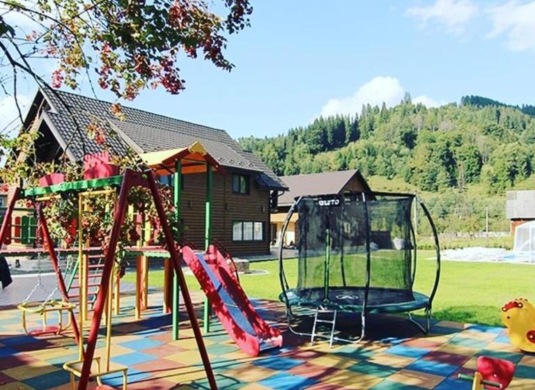 הוסטל Villa Paraiso Karpaty