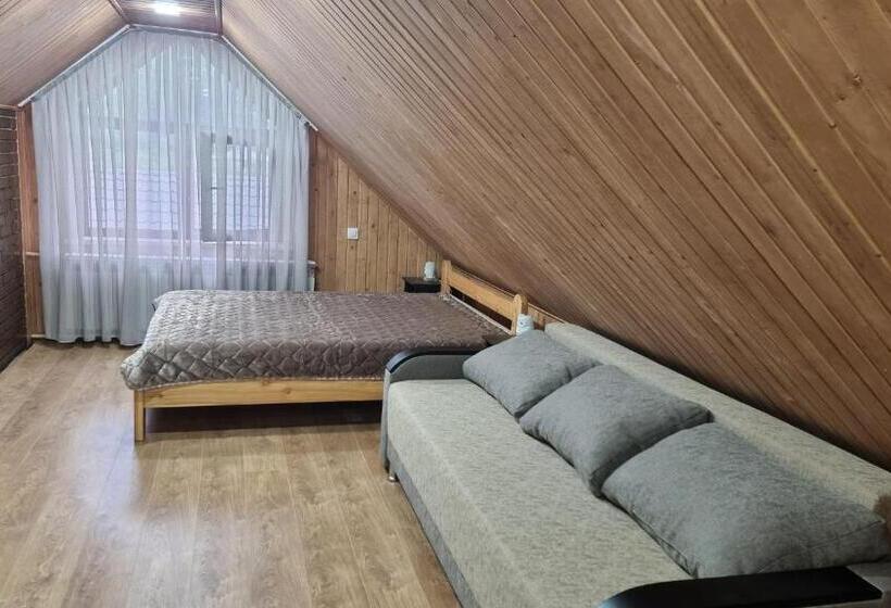 הוסטל Villa Paraiso Karpaty