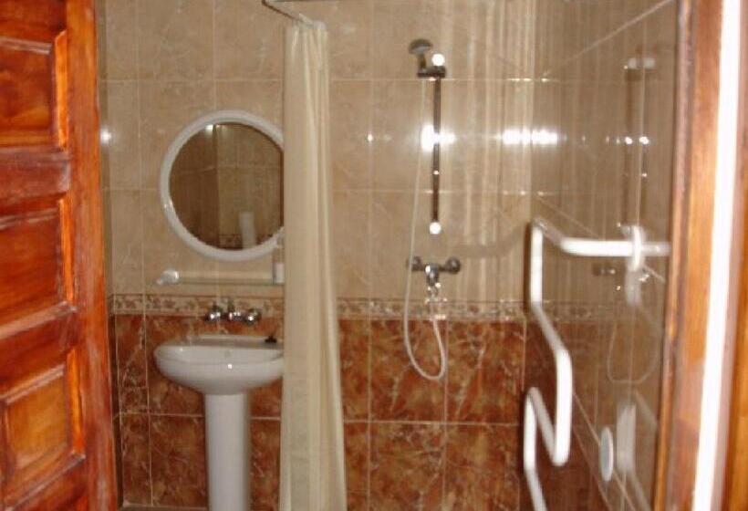 مبيت وإفطار Almond Reef Casa Rural