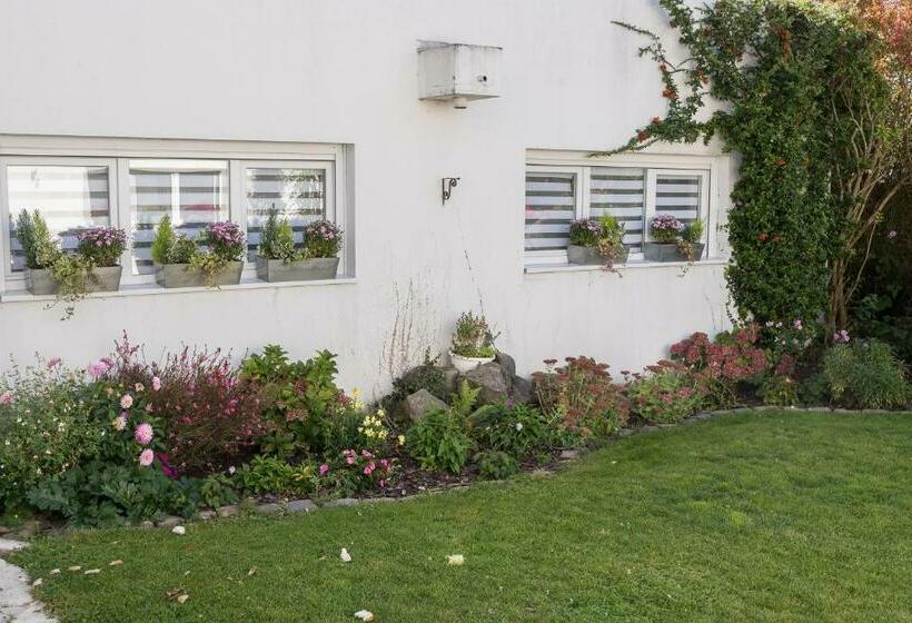 ベッドアンドブレックファースト Annette S Home