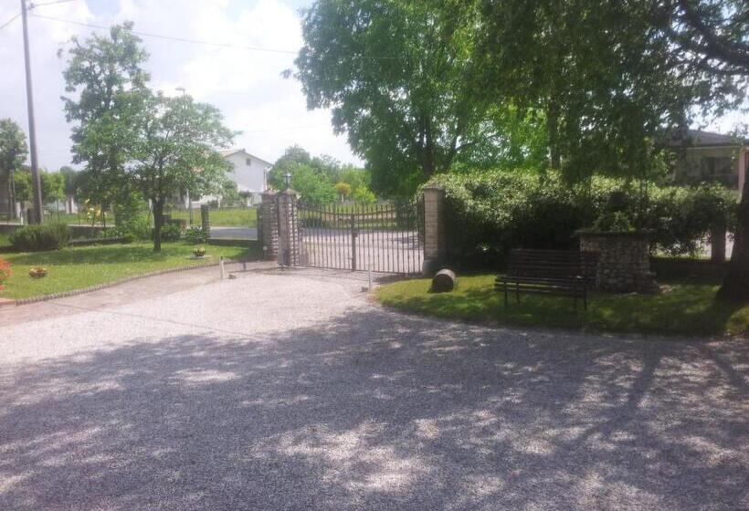 민박 Antico Borgo Leone