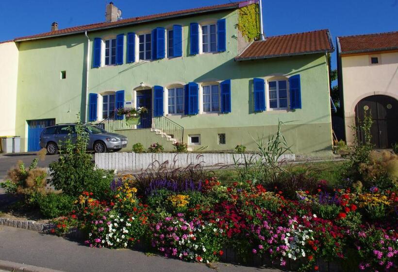 ベッドアンドブレックファースト Chambres D Hôtes Au Presbytère