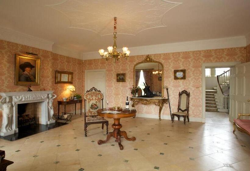 צימר Grange Manor