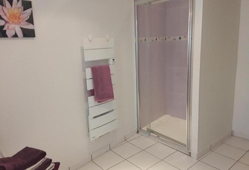 ベッドアンドブレックファースト La Reine Des Prés Chambres D Hôtes