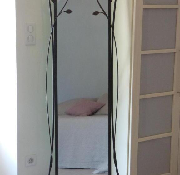 ベッドアンドブレックファースト La Reine Des Prés Chambres D Hôtes