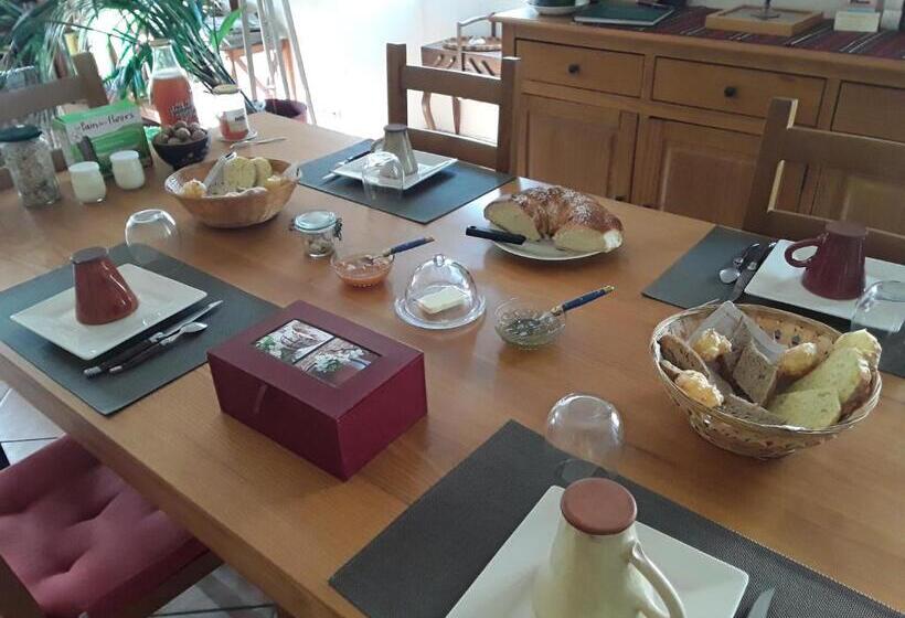 ベッドアンドブレックファースト La Reine Des Prés Chambres D Hôtes