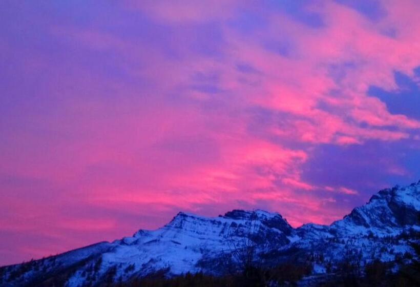 ベッドアンドブレックファースト Les Marmottes D Estenc