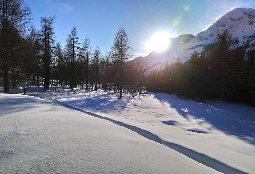 ベッドアンドブレックファースト Les Marmottes D Estenc