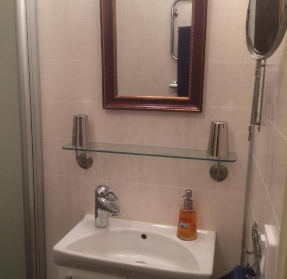 ベッドアンドブレックファースト Tavlebords Honungsgård