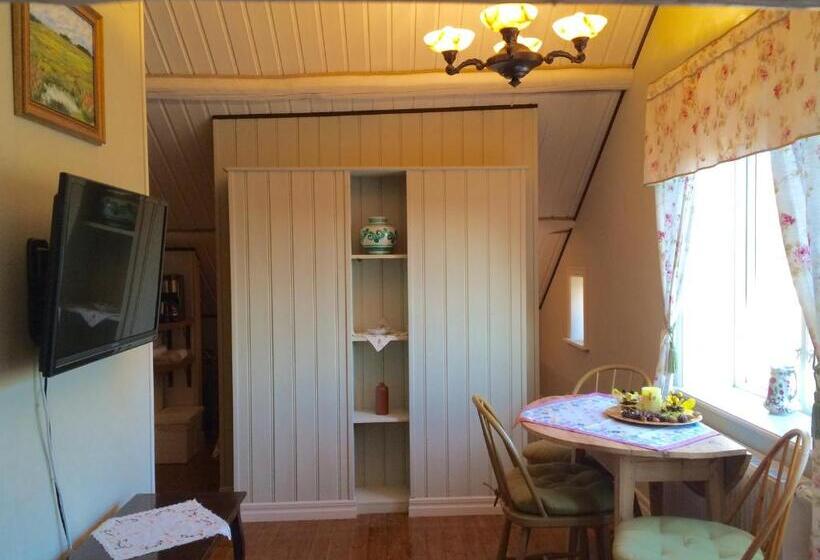 ベッドアンドブレックファースト Tavlebords Honungsgård