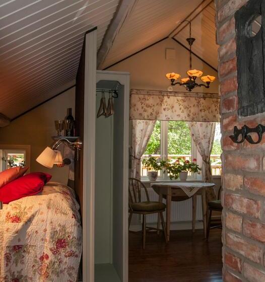 ベッドアンドブレックファースト Tavlebords Honungsgård