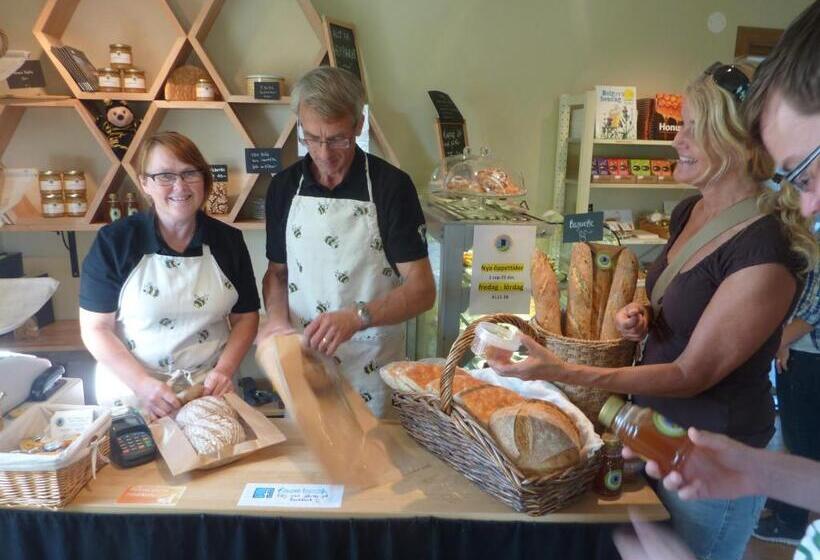 ベッドアンドブレックファースト Tavlebords Honungsgård