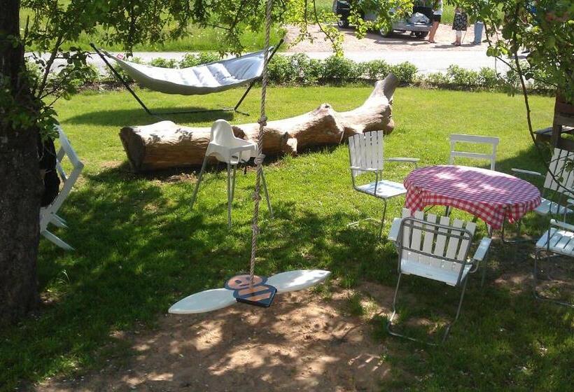 ベッドアンドブレックファースト Tavlebords Honungsgård