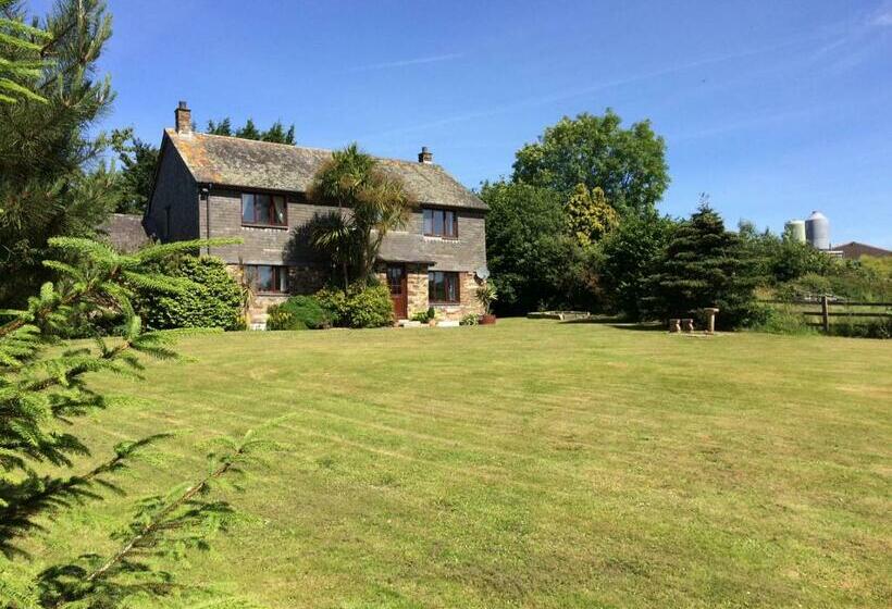 Bed and Breakfast Trecorme Barton