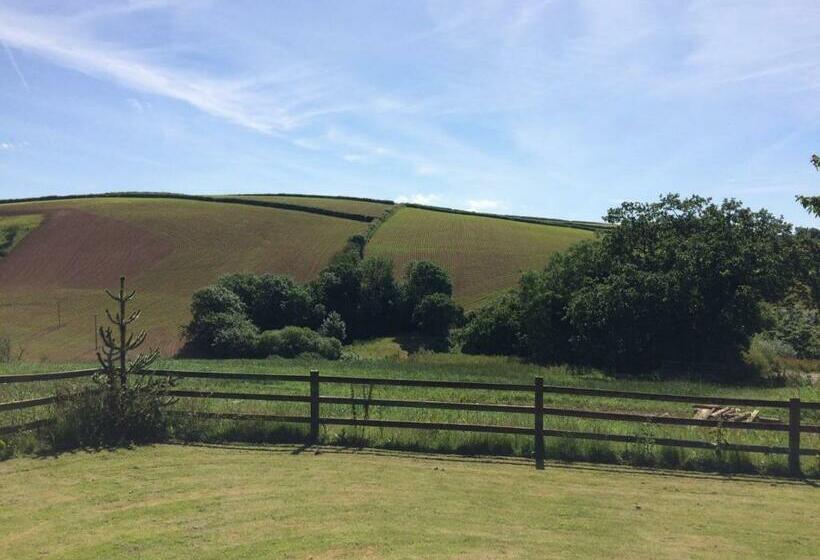 Bed and Breakfast Trecorme Barton