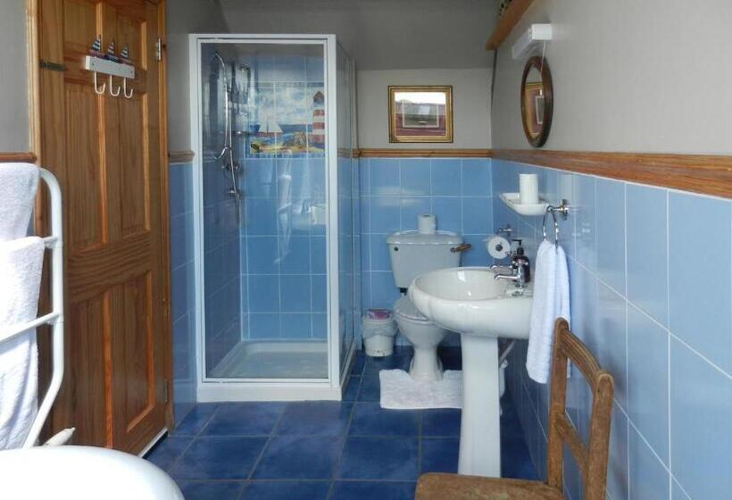 Cilwen Country House Bed And Breakfast