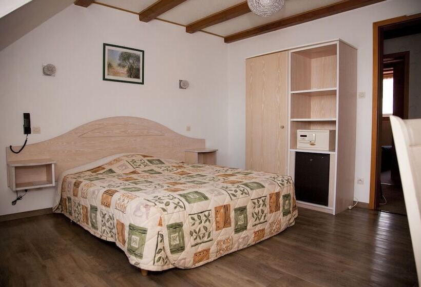 Отель A L étoile D Or