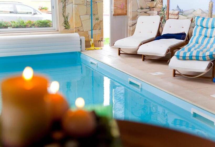 Отель A L étoile D Or