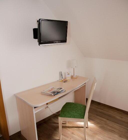 Отель A L étoile D Or