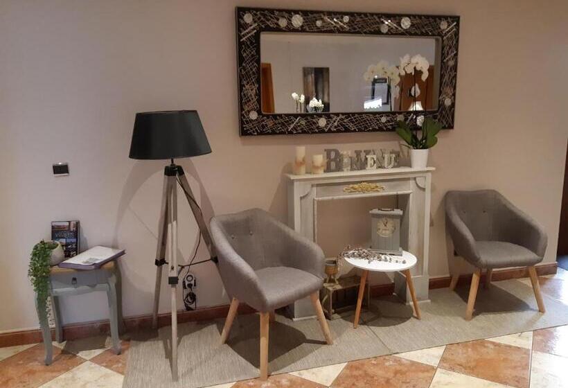 Отель A L étoile D Or