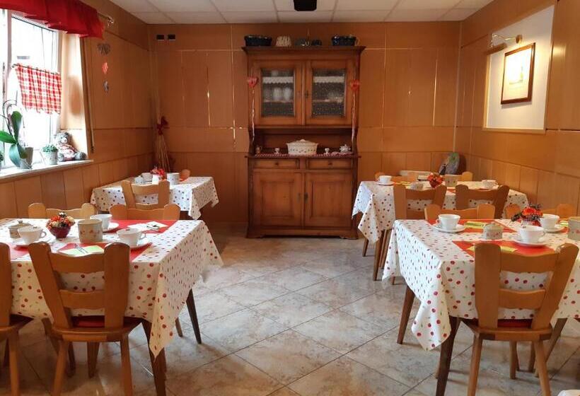 Отель A L étoile D Or