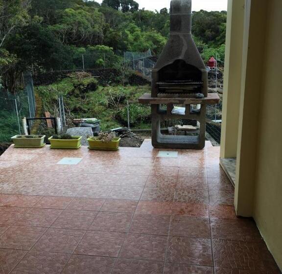 فندق Adelaide House