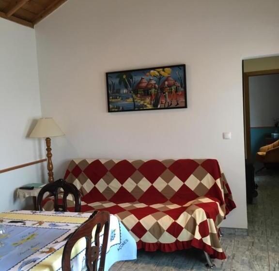 فندق Adelaide House