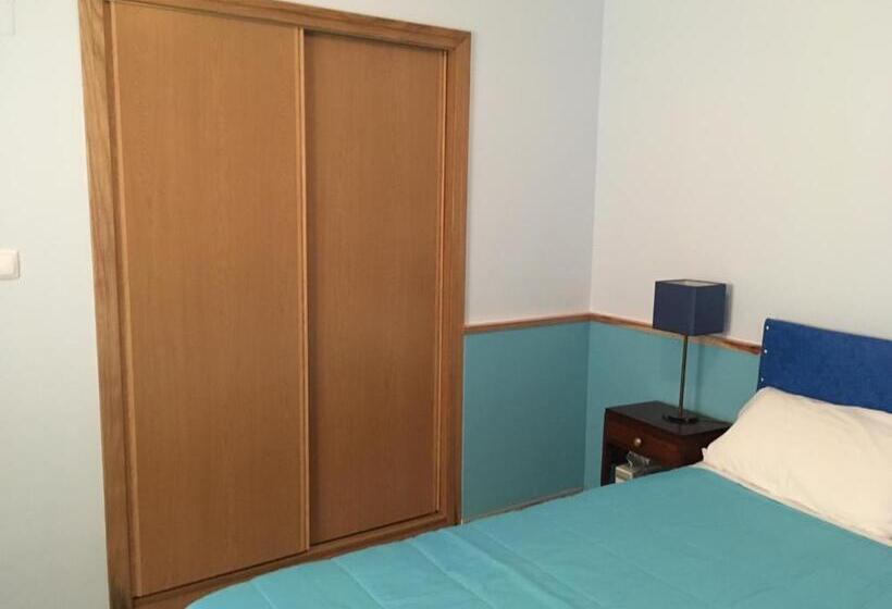 فندق Adelaide House