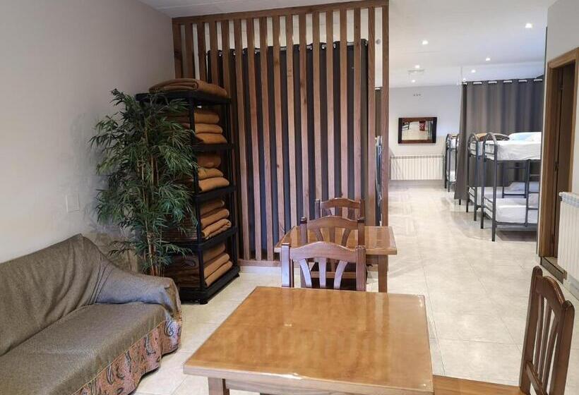 هتل Albergue Restaurante Casa Herminia