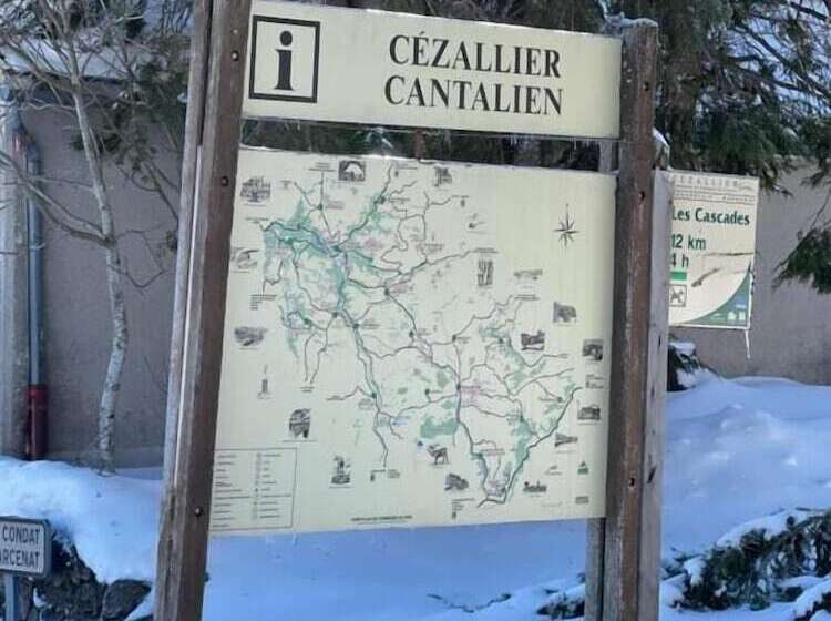 酒店 Auberge Du Cezallier