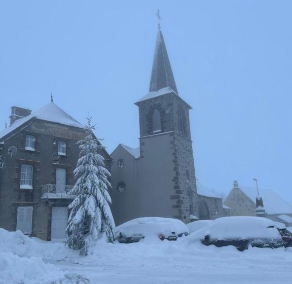 Отель Auberge Du Cezallier