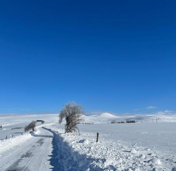酒店 Auberge Du Cezallier