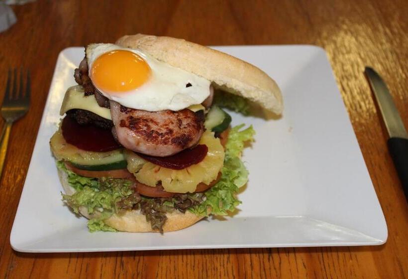 酒店 Corroboree Park Tavern