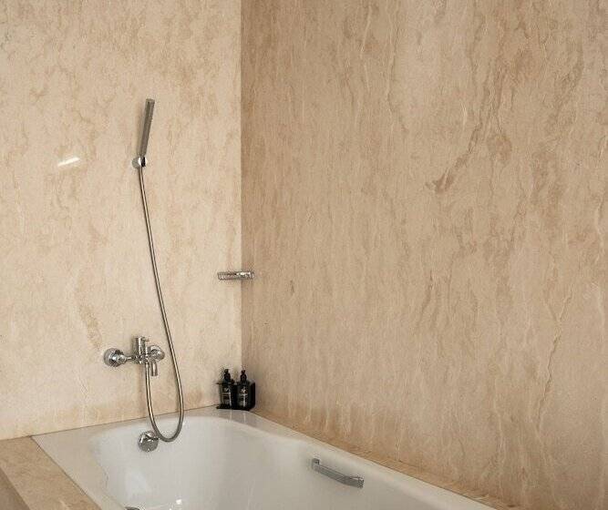 Goldvitel Hotel Surabaya