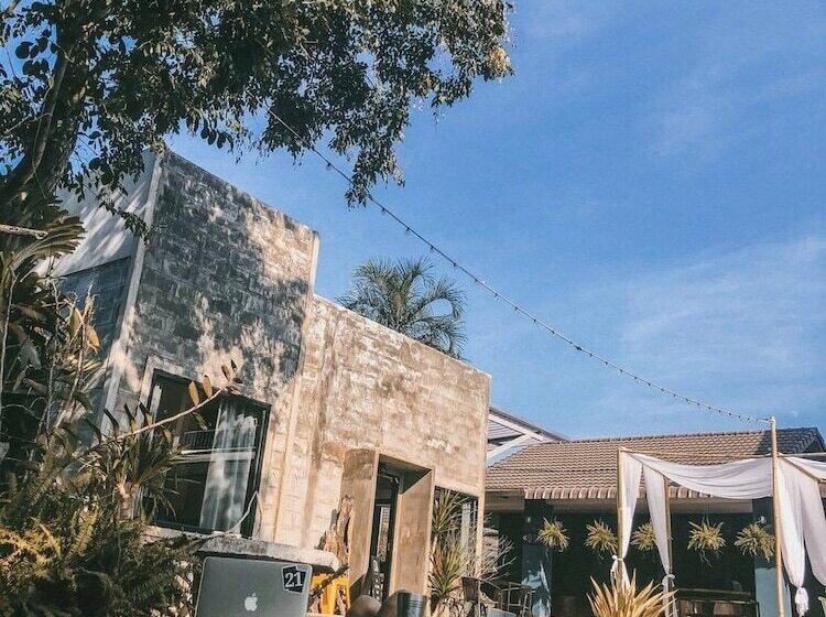 בית מלון כפרי Kong Krid Resort