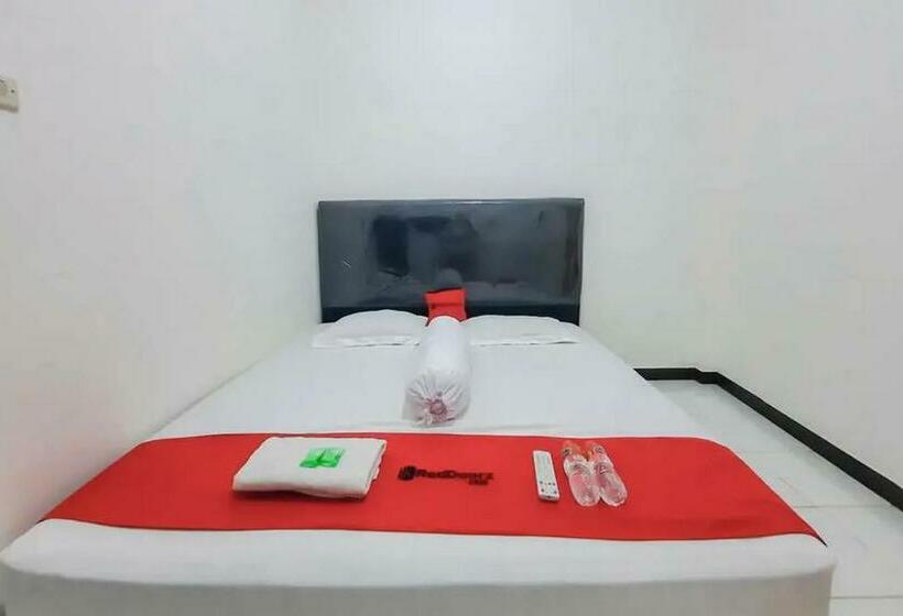 ホテル Reddoorz At Permana Homestay Near Supadio Airport Pontianak