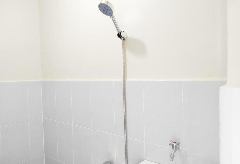 בית מלון כפרי Reddoorz Syariah At Karema Area Mamuju