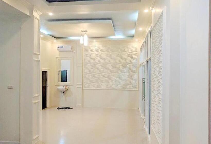 בית מלון כפרי Reddoorz Syariah At Karema Area Mamuju