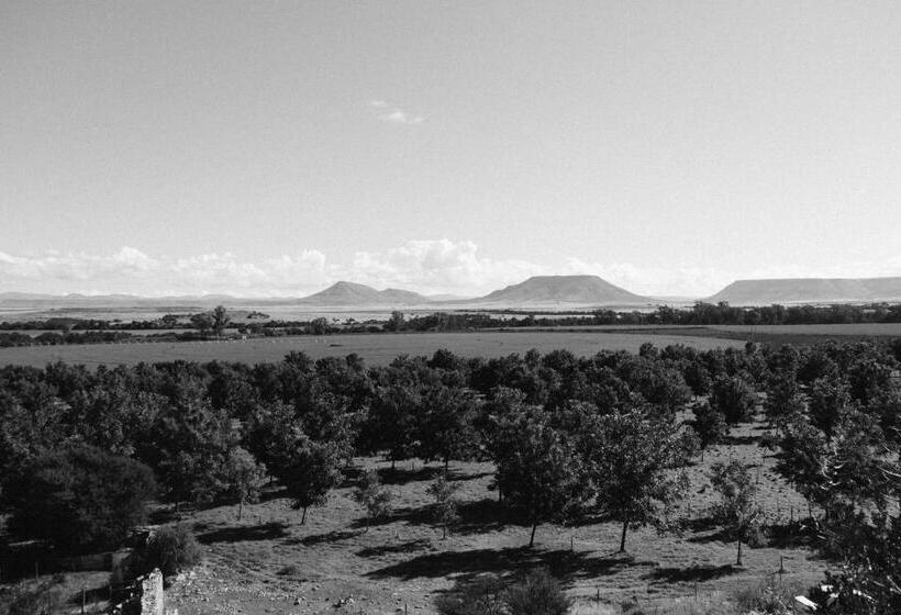 فندق Sanctuary Guest & Adventure Farm